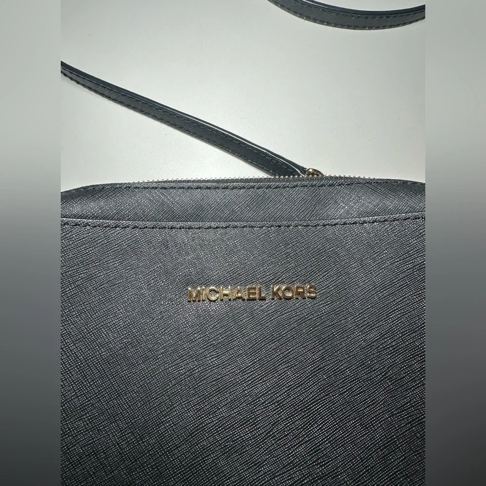 Michael Kors •	brand michael